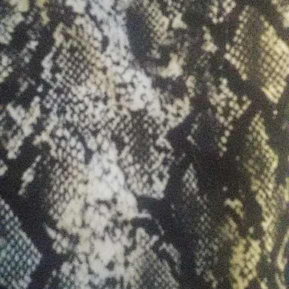 Snake skin pattern kids pants - Picture 3 of 3